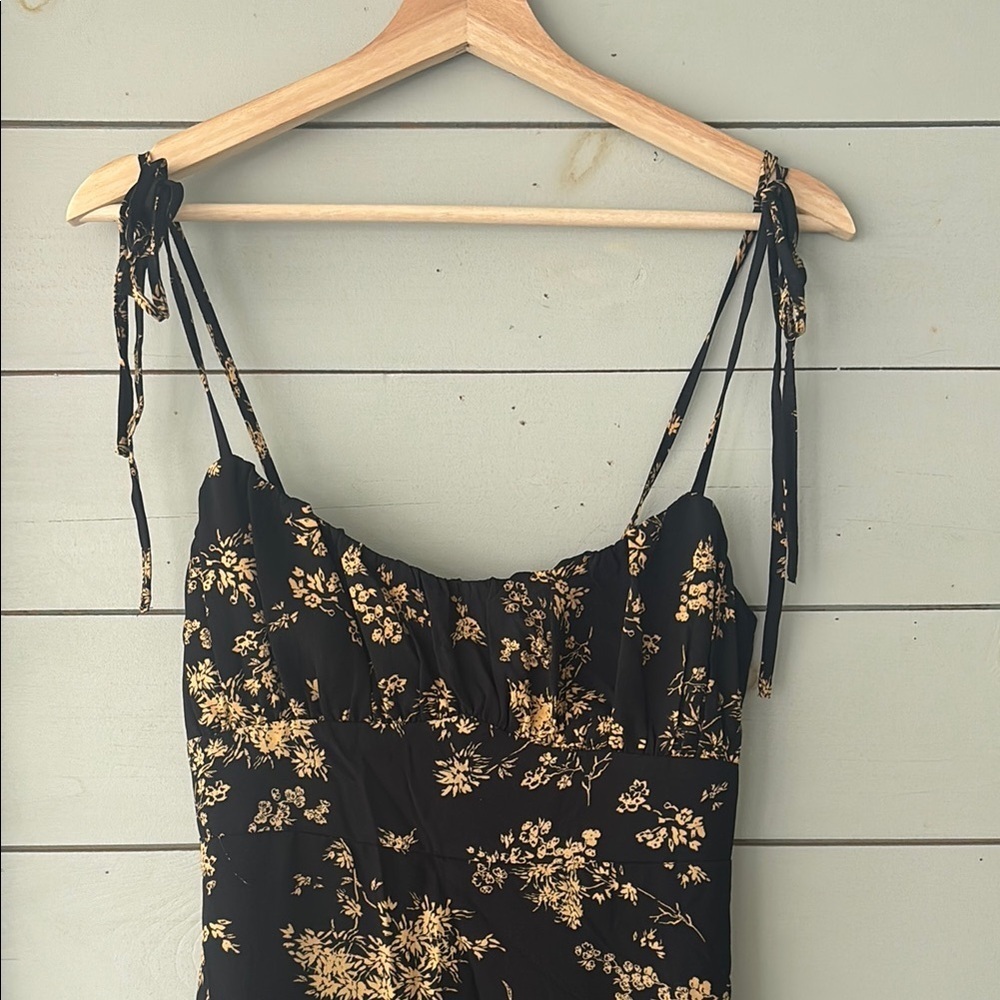 Floral Midi Boutique Dress – Size Medium